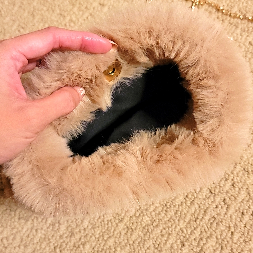 Cute Fluffy bag - Picture 3 of 3